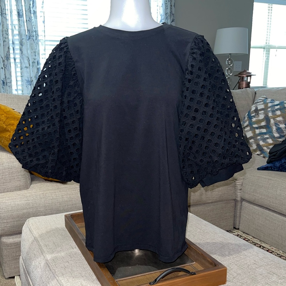 Short sleeve TShirt.